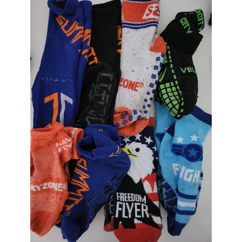 8 pairs of trampoline park socks for kids